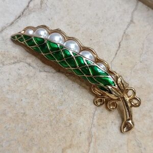 Green Enamel Peas In A Pod Brooch with Pearls
